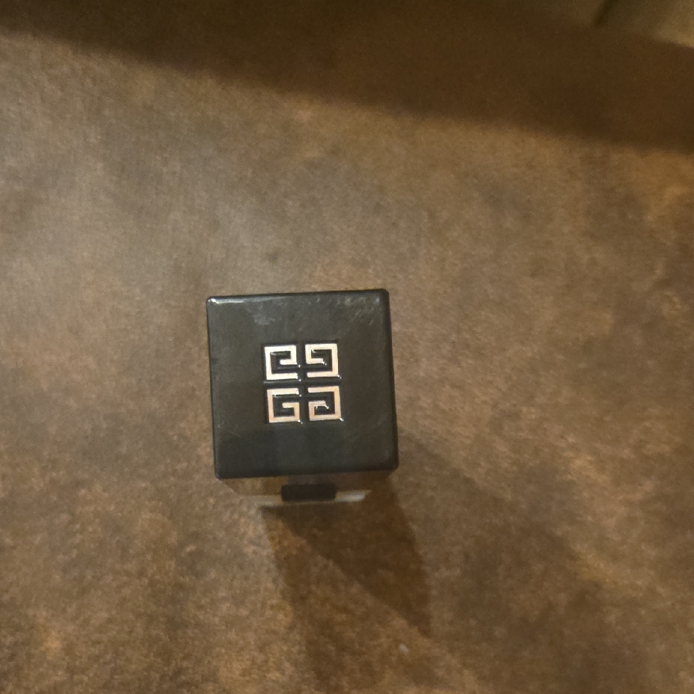 Givenchy Foundation - Picture 4 of 7